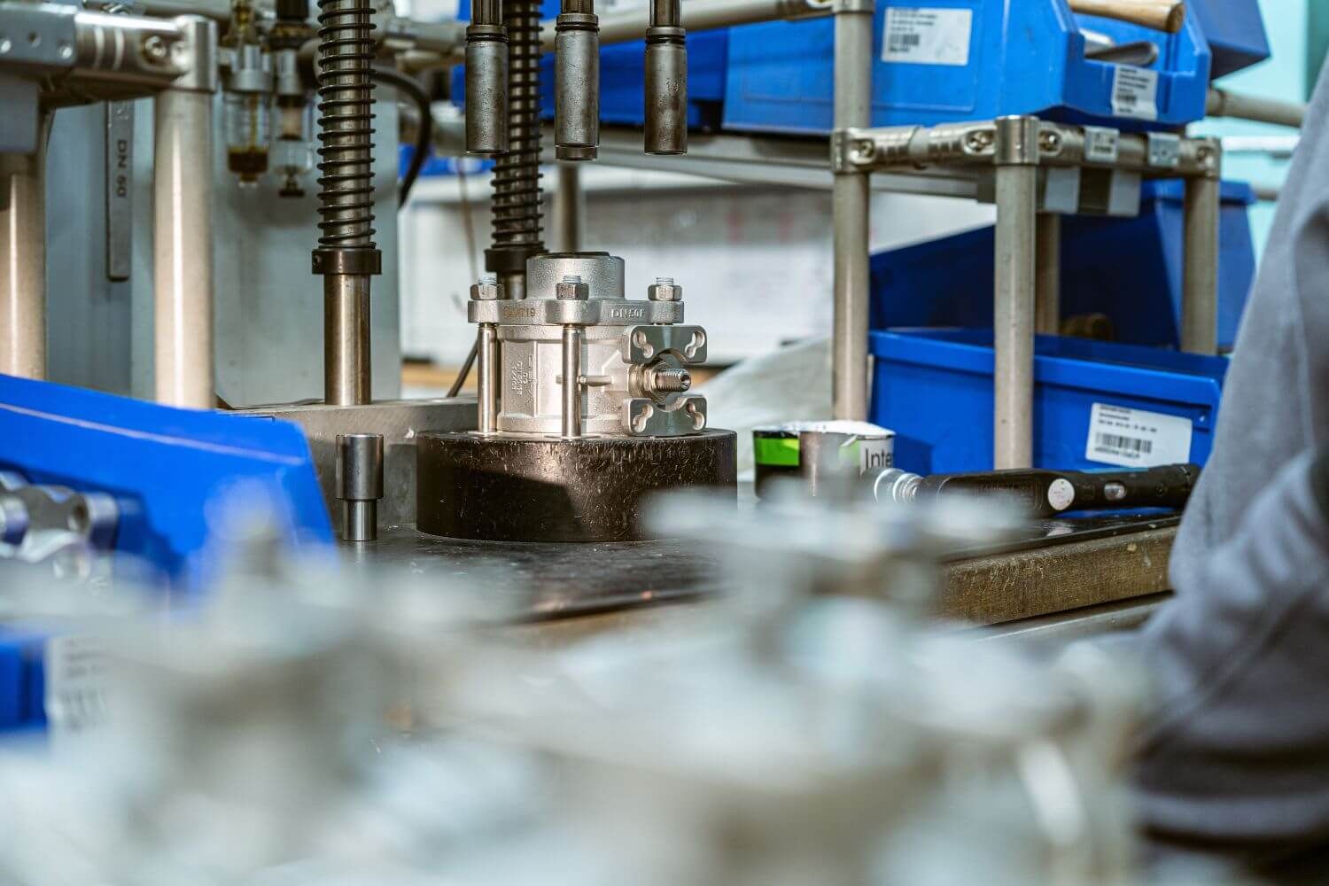 Einblick in die GEFA Produktion und das Lager